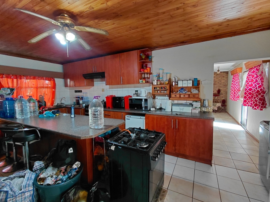 To Let 2 Bedroom Property for Rent in Flamwood North West